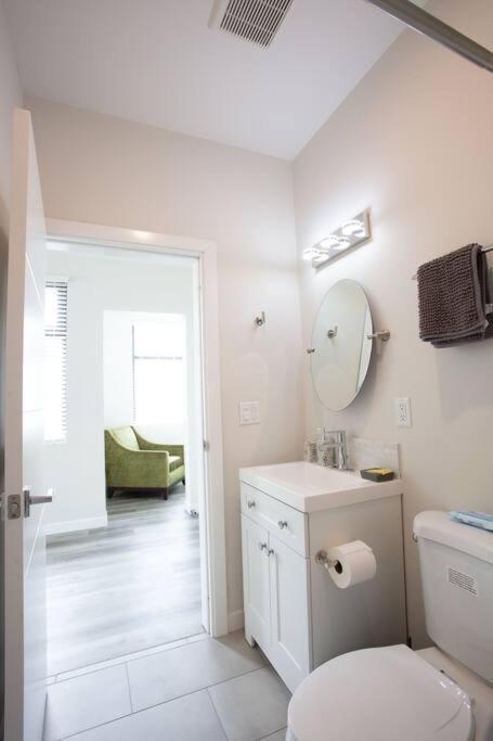 Comfy Studio With Cali King Size Mattress San Diego Ngoại thất bức ảnh