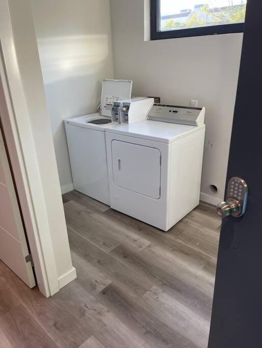 Comfy Studio With Cali King Size Mattress San Diego Ngoại thất bức ảnh